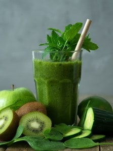 Benefits of drinking spinach juice daily