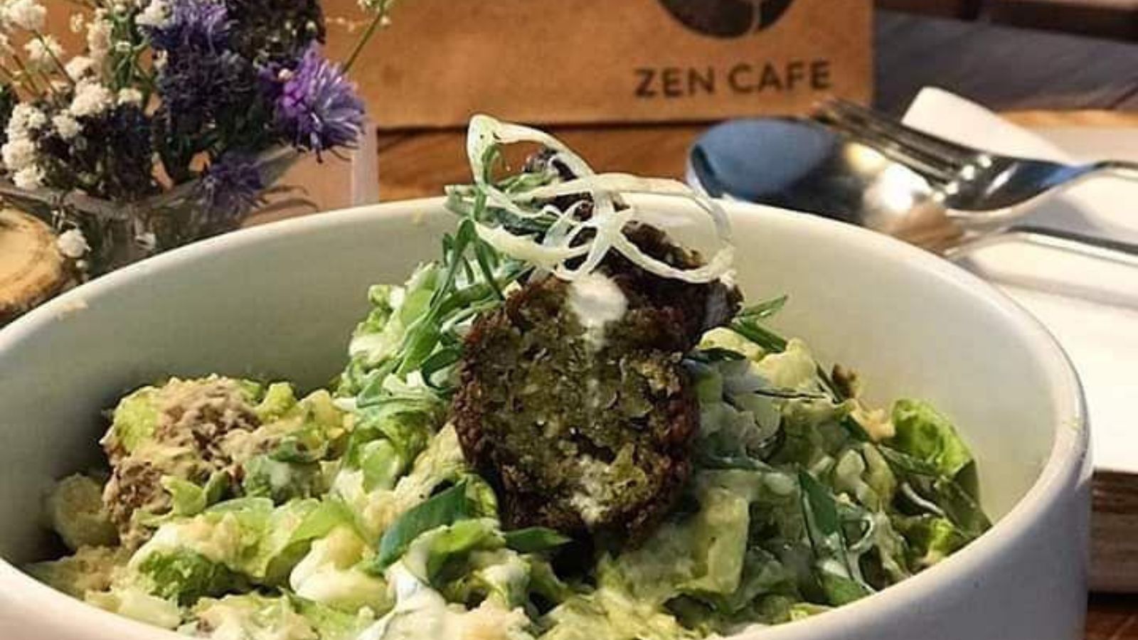Known for its simple yet elegant atmosphere, Zen Cafe, also located in Koregaon Park, mostly attracts artists, writers, and working professionals.