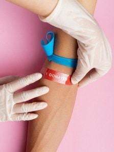 Can you donate blood while using Tretinoin?