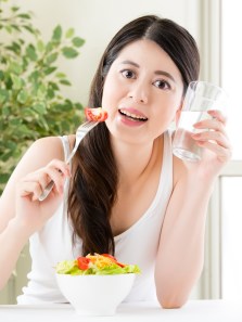How to enjoy salads without digestive discomfort