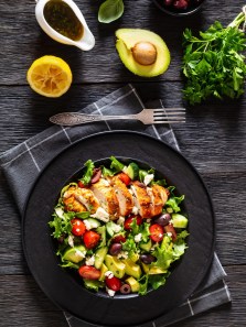 Simple steps to a flavor-packed Mediterranean salad