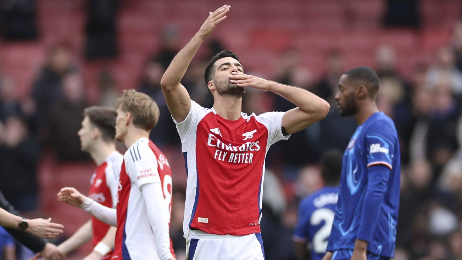 Arsenal keep alive faint title hopes with 1-0 win over Chelsea