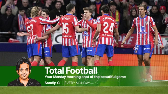 تعرض أتليتيكو مدريد لاثنين من حسرة مذهلة. أولاً ، خسر أمام منافسيهم في المدينة ريال مدريد في جولة دوري أبطال أوروبا في UEFA في 16 مباراة في العقوبات قبل الخسارة لخسارة 2-4 لبرشلونة بعد أن قادت غالبية المباراة 2-0. (AP)