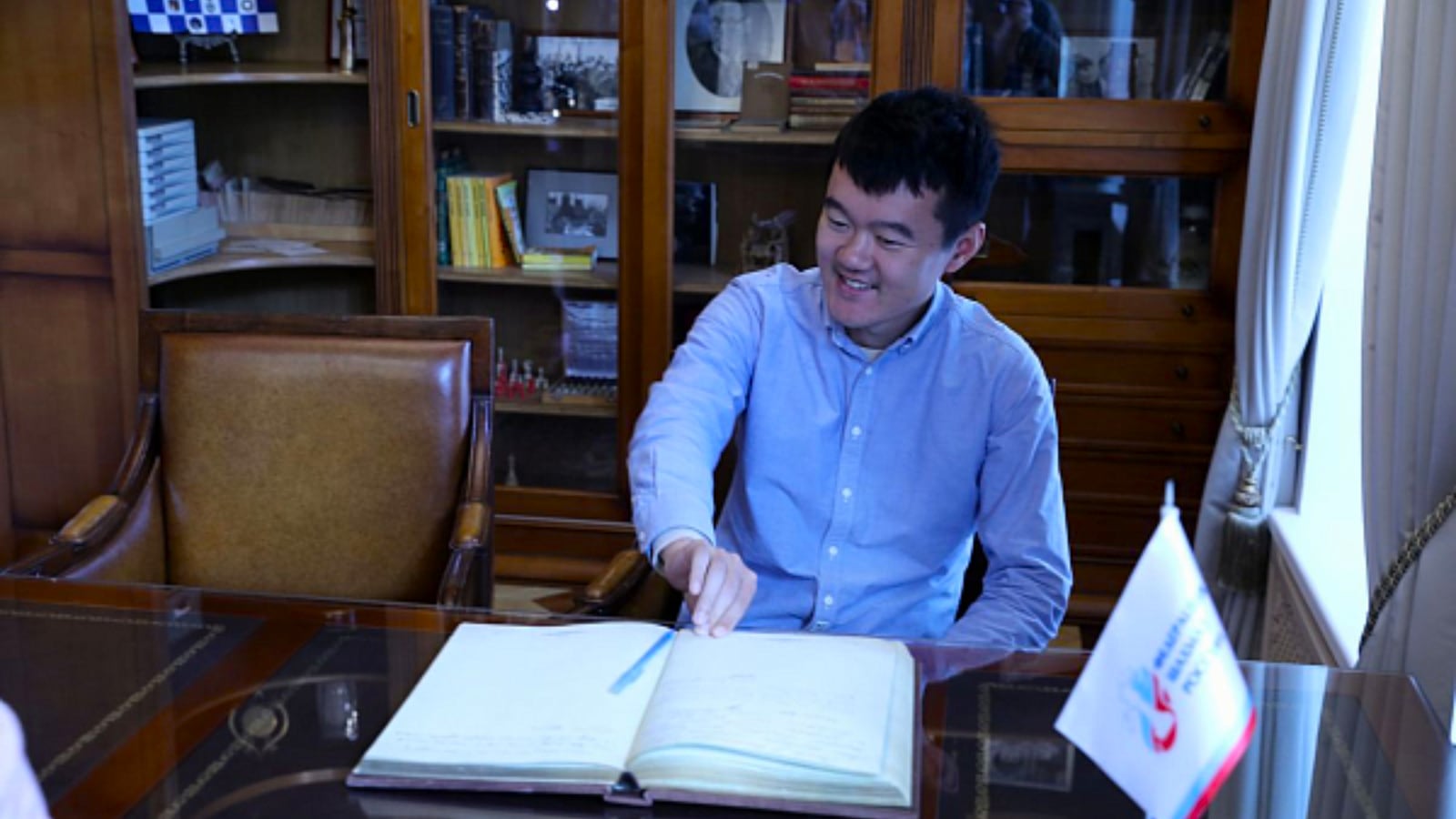 Ding Liren made a rare public appearance after losing the world championship title to Gukesh last year. The Chinese GM smiled away as he visited the CFR Chess Museum in Moscow. (Photo courtesy: Vladimir Barsky for Russian Chess Federation)