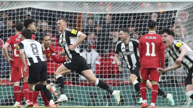 وحرق كأس نيوكاسل ليفربول EFL