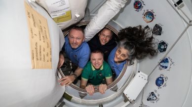 NASA’s SpaceX Crew-9 members pose together for a portrait inside the vestibule between the International Space Station and the SpaceX Dragon crew spacecraft.
