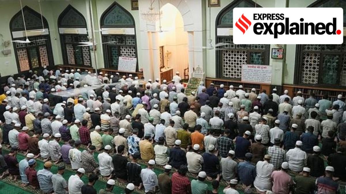 Muslims offering the Namaz after breaking the fast at Pensionwala masjid on the second day of holy month of Ramadan on Monday. Express photograph by Arul Horizon 03.03.2025, Pune