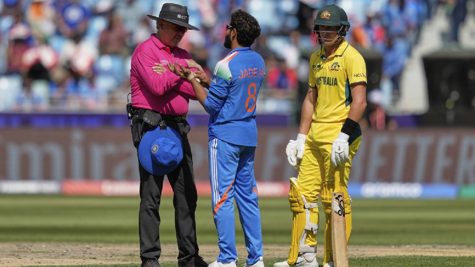 Will Aussies regret asking Ravindra Jadeja to remove tape on fingers? Remember when they asked Ambrose, curtly | Cricket News