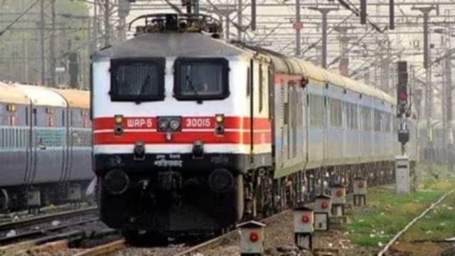 भारतीय रेलवे में यात्री और माल लोडिंग की वृद्धि!