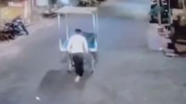 MP pregnant woman on handcart