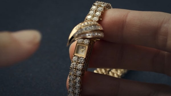 Jaeger-LeCoultre Joaillerie 101 Manchette (Image source: Jaeger-LeCoultre/YouTube)