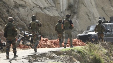 3 policemen killed in gunbattle during J&K search for terrorists