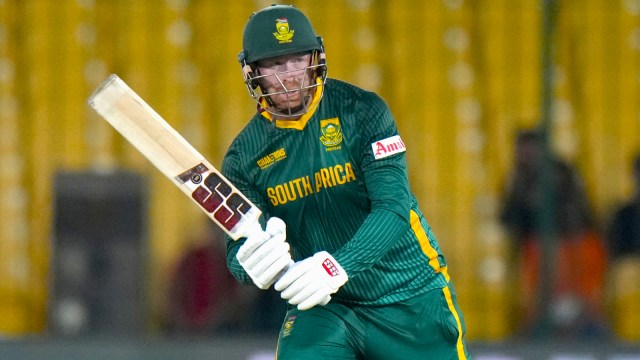 South Africa's Heinrich Klaasen bats during the ICC Champions Trophy cricket match between England and South Africa, in Karachi, Pakistan Saturday, March 1, 2025. (AP Photo)