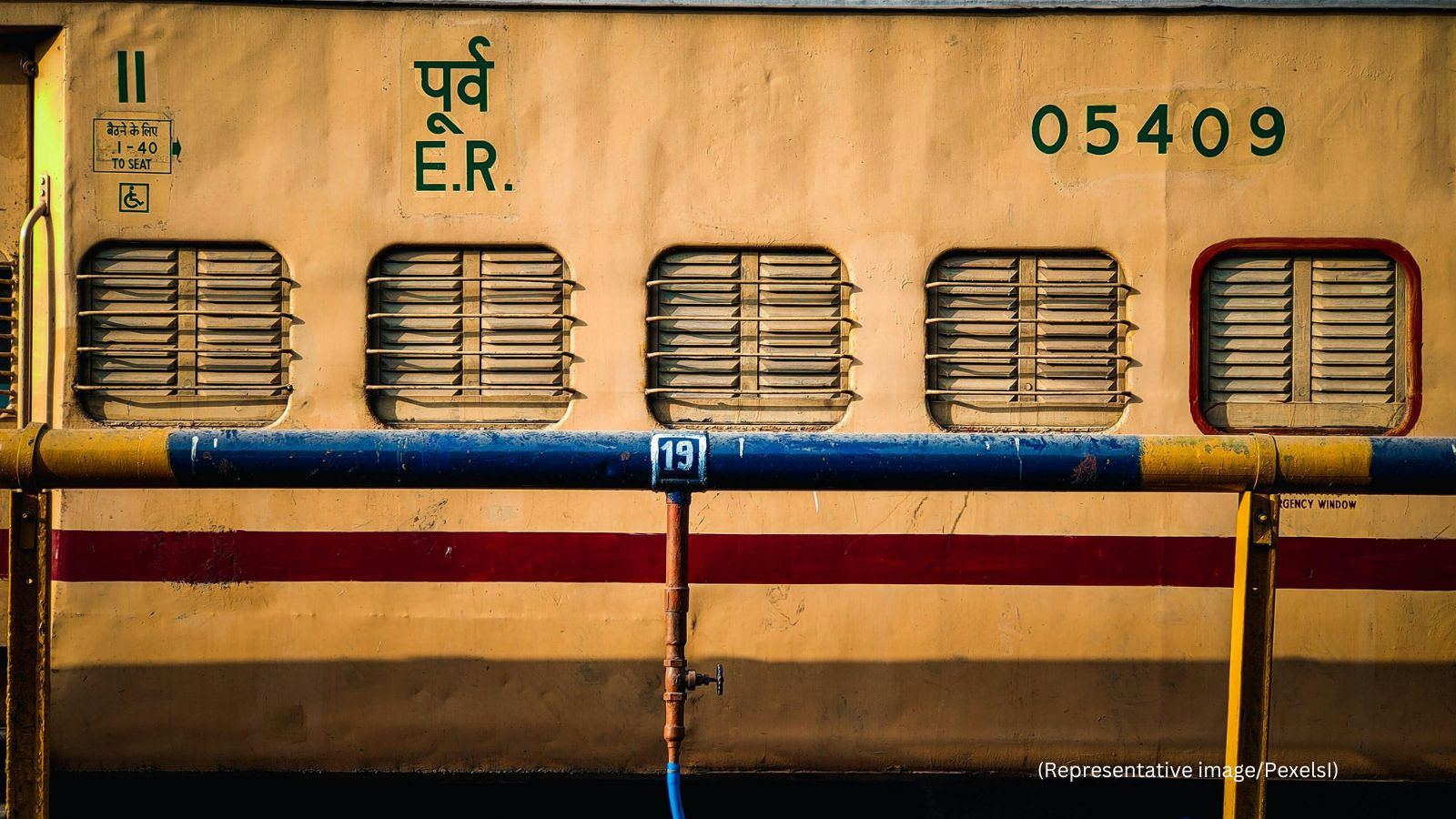 Upon realising, the passenger hurriedly left to catch the right train, inadvertently leaving his bag behind (Representative image/Pexels)