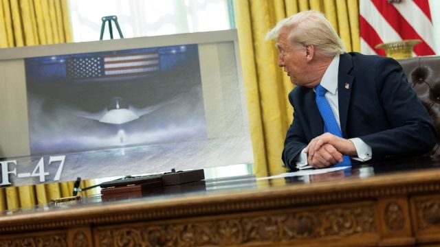 Trump awards Boeing contract to build next-generation US fighter jet ...