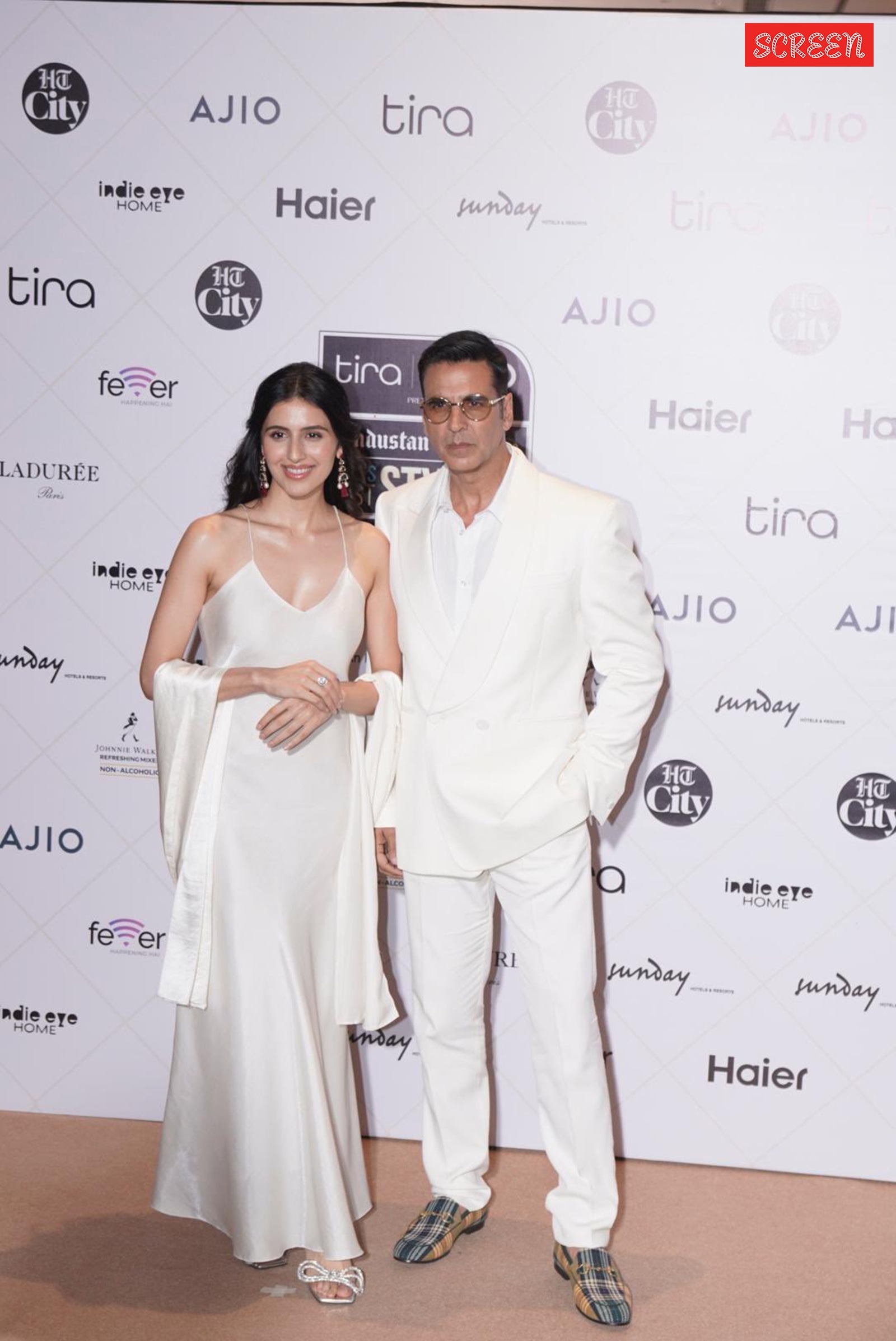 Akshay Kumar arrived for the night with his niece and soon-to-debut actor Simar Bhatia