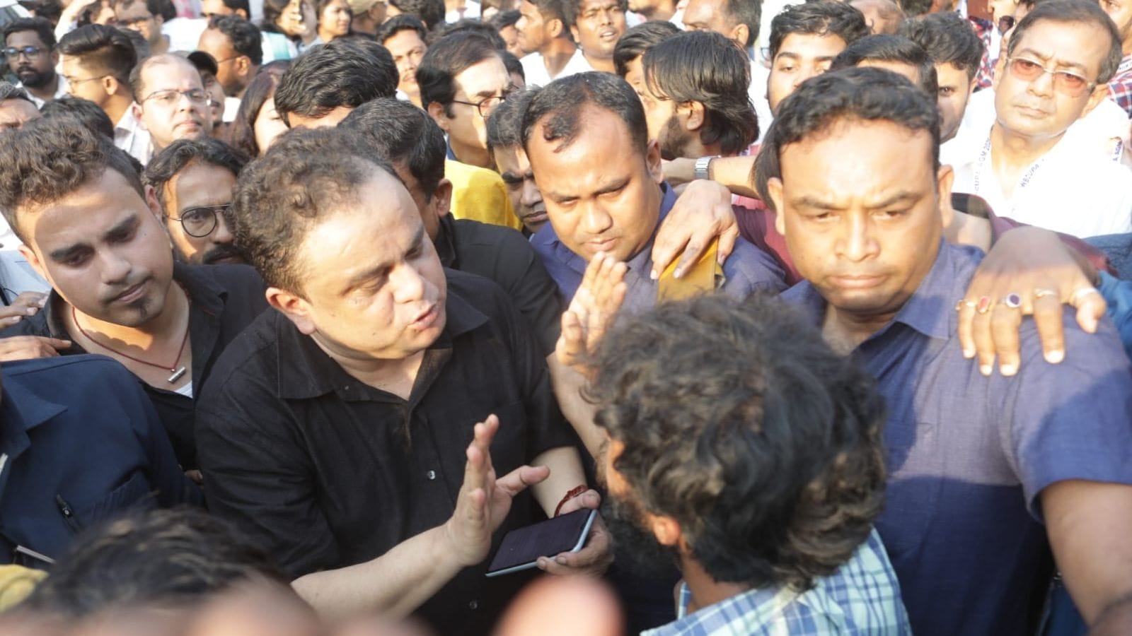 SFI demands Education Minister's arrest after Jadavpur University protest.