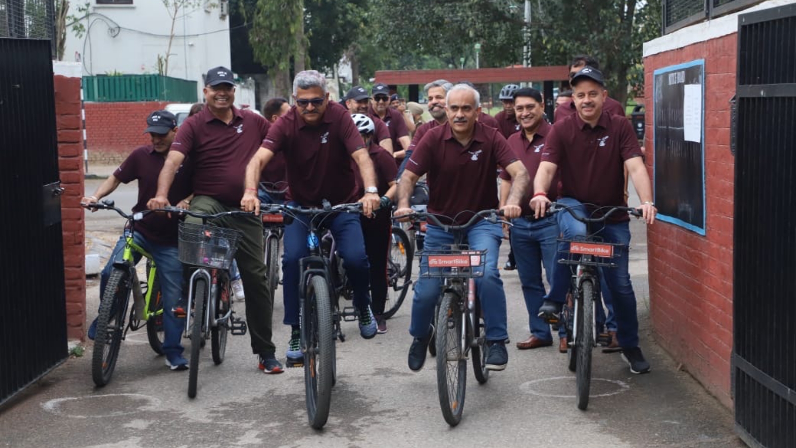 Alumni meet at Chandigarh Sector 16 school brings back memories of cycling to class, stealing guavas | Chandigarh News Alumni meet at Chandigarh Sector 16 school brings back memories of cycling to class, stealing guavas | Chandigarh News