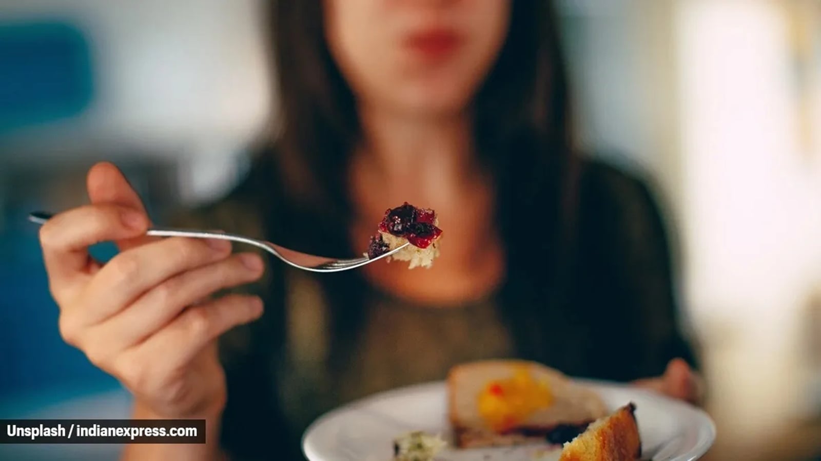 All about the 3-bite rule to satisfy cravings