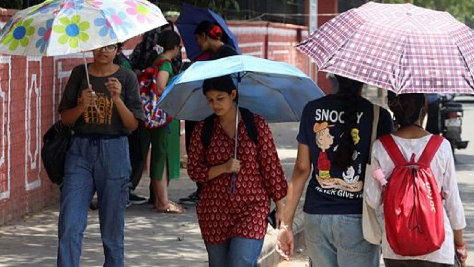Heatwaves and above-normal temperatures expected in Karnataka | Bangalore News Heatwaves and above-normal temperatures expected in Karnataka | Bangalore News