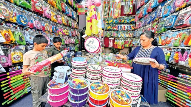Holi, Holi celebrations, holi festival, holi colours, rangloi competitions, Nandkishore Cultural Society, Pune news, Pune, Maharashtra news, Indian express news