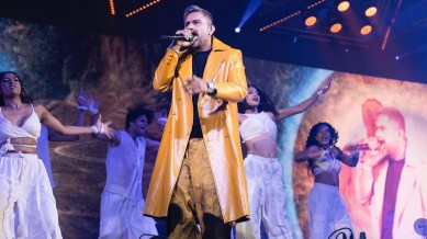 Discover how rapper Honey Singh lost 18 kilos in a month with a strict diet, intense workouts, and a metabolism-boosting green juice. Expert insights reveal the pros and cons of rapid weight loss.