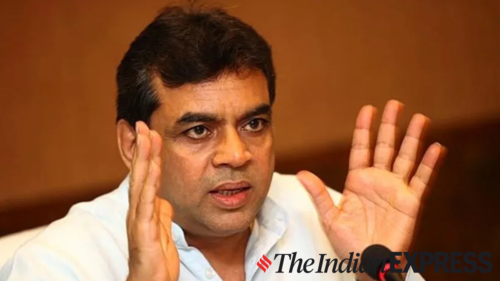 Paresh Rawal calls Akshay Kumar ‘extremely honest’, says is a ‘family man’; expert weighs in