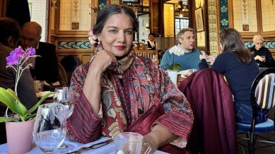 During a candid conversation with Kunal Vijayakar for an episode of 'Khaane Mein Kya Hai?' and accompanied by the cast of Netflix's Dabba Cartel, she humorously recalled an incident from her time in Budapest while shooting for Halo,