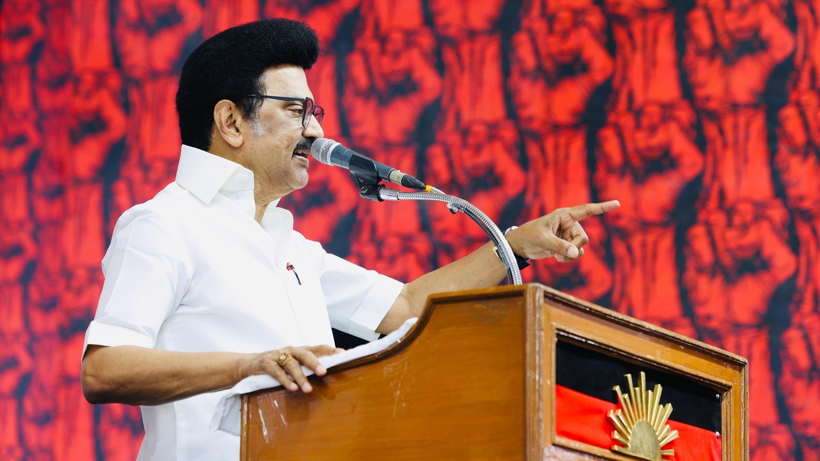 Annamalai slams Stalin for dropping rupee symbol, calls him stupid