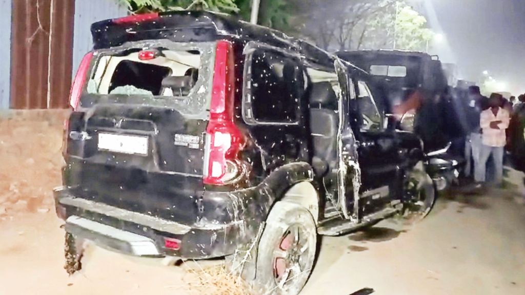 Two dead, one missing after SUV plunges into canal in Ahmedabad ...