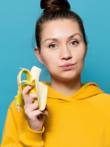 Eat bananas safely: Blood sugar and digestion tips