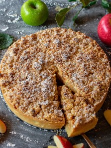 Try this ready-in-6-steps simple & delicious apple crumble