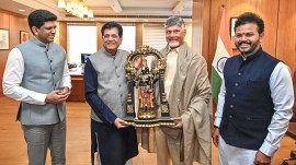 Naidu meets Union Ministers in Delhi, discusses Andhra development projects