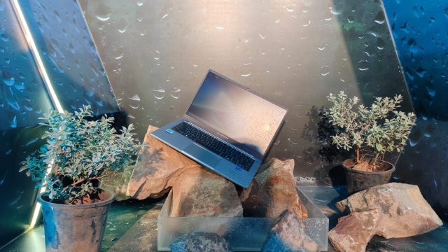 Asus ExpertBook P1, P3 and P5 are MIL-STD810H certified and can easily handle liquid spills.