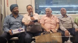 Some netizens compared this to a previous event where a group of women had performed kirtan on Delhi Metro