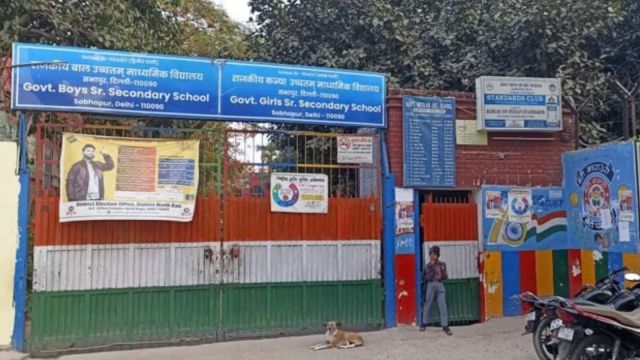 Financial aid, Construction worker's children, Delhi government schools