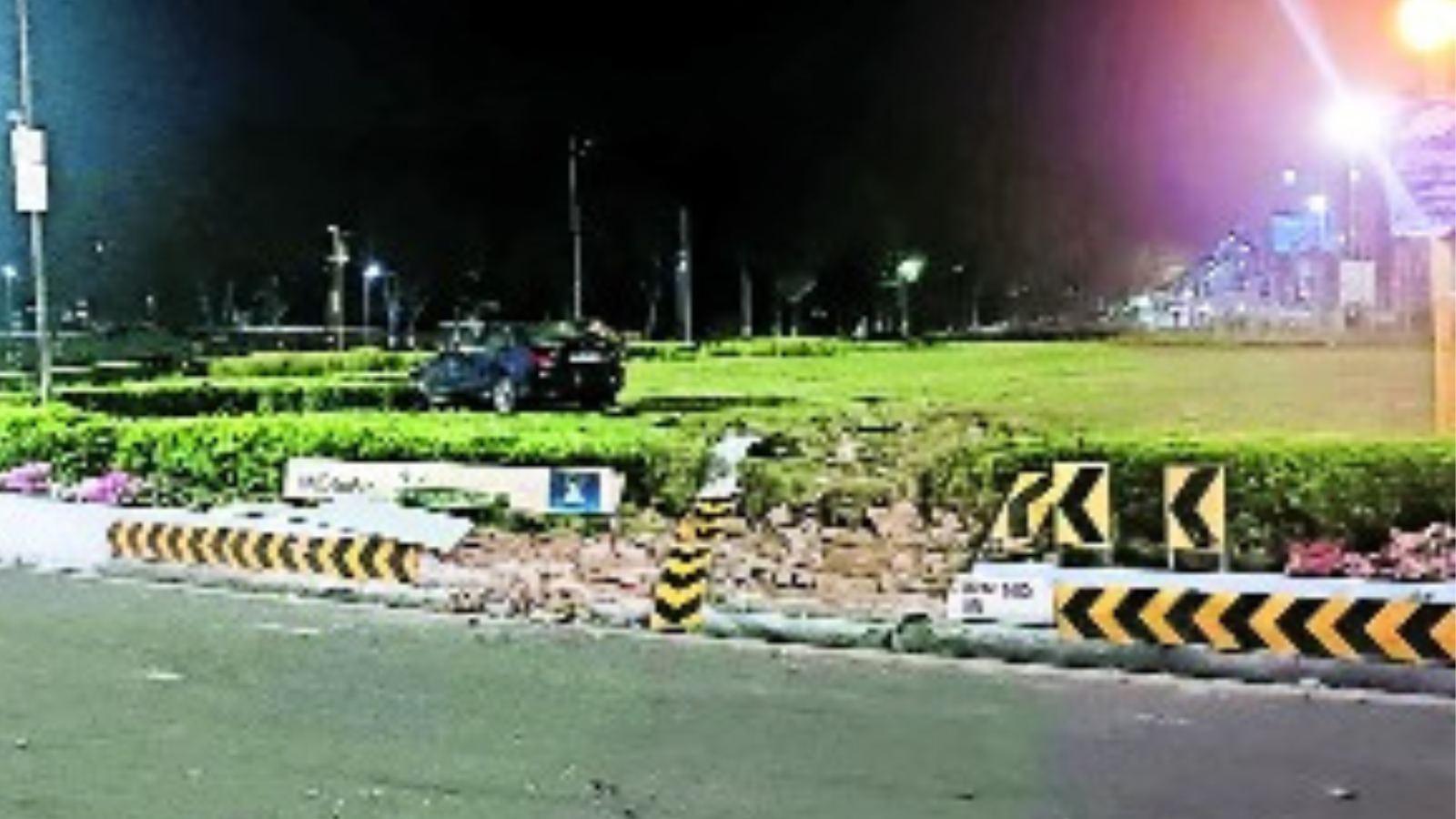 Speeding Mercedes crashes into roundabout in Chandigarh, no casualty reported | Chandigarh News Speeding Mercedes crashes into roundabout in Chandigarh, no casualty reported | Chandigarh News