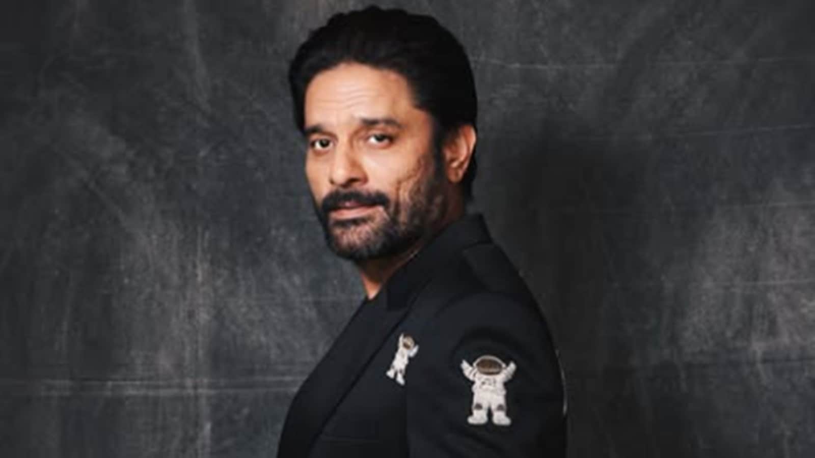 ‘Either have it in a lota or jug’: Jaideep Ahlawat says he ate 40 rotis, drank 1.5 litres of milk daily and never gained weight when he was young; is it sustainable?