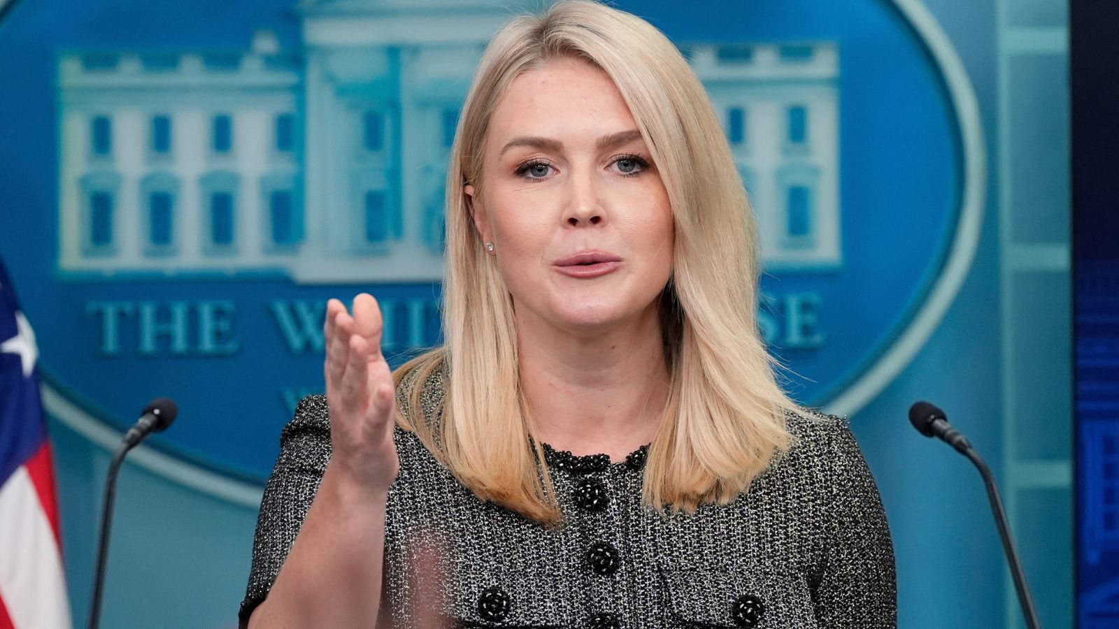 WATCH: White House Press Secretary Karoline Leavitt prays before briefing –  'Lord Jesus, please give us the strength' | World News - The Indian Express