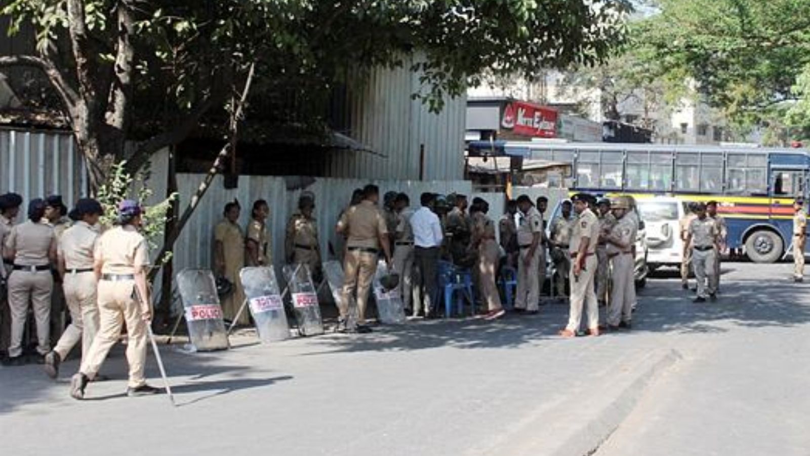 SC stays demolition notice against Nashik dargah, seeks report from Bombay ...