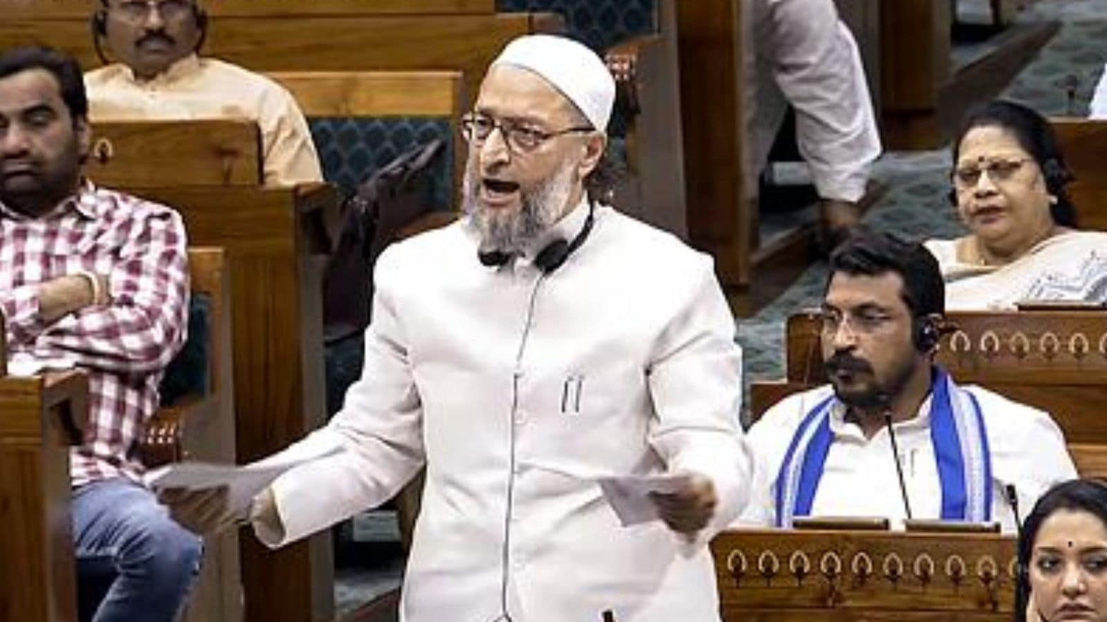 ‘Arbitrary, discriminatory’: Owaisi, Cong’s Jawed move SC against Waqf Bill