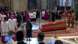 Pope funeral nun crying