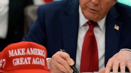 Trump signs executive order boosting deep-sea mining industry