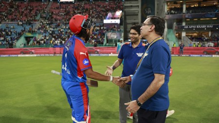DC batter KL Rahul with LSG owner Sanjiv Goenka and his son Shashwat Goenka after the IPL 2025 match against LSG. (Sportzpics for IPL)