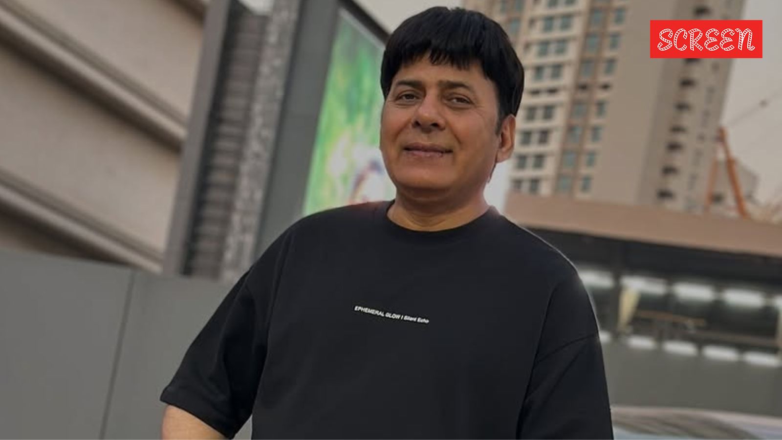 Sudesh Lehri, who once sold vegetables for a living, shows off ‘ameeri’ in tour of Mumbai apartment with home theatre, modular kitchen, spectacular views | Bollywood News Sudesh Lehri, who once sold vegetables for a living, shows off ‘ameeri’ in tour of Mumbai apartment with home theatre, modular kitchen, spectacular views | Bollywood News