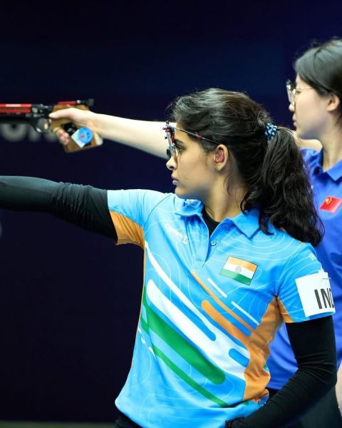 Manu Bhaker in action during ISSF World Cup. (ISSF)