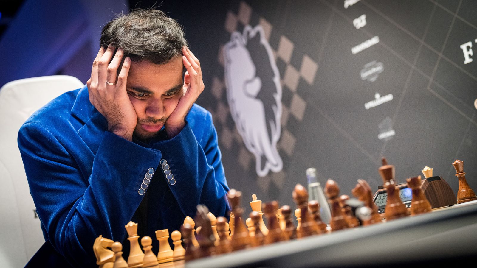 Arjun Erigaisi holds Hikaru Nakamura to thrilling draw under time pressure at Freestyle Chess Grand Slam | Chess News Arjun Erigaisi holds Hikaru Nakamura to thrilling draw under time pressure at Freestyle Chess Grand Slam | Chess News