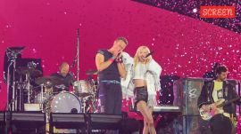 Rose performs at Coldplay concert