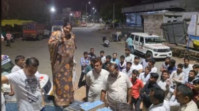The matter escalated to a point that Congress’s Bamanwas MLA Indira Meena allegedly climbed on the BJP mandal president Hanumat Dixit's car