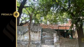 The mosque in Sher Shah Mess is located between gates 4 and 5 of the Delhi High Court.